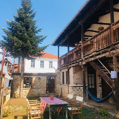 Χαγιάτι Hotell Psarades Eksteriør bilde